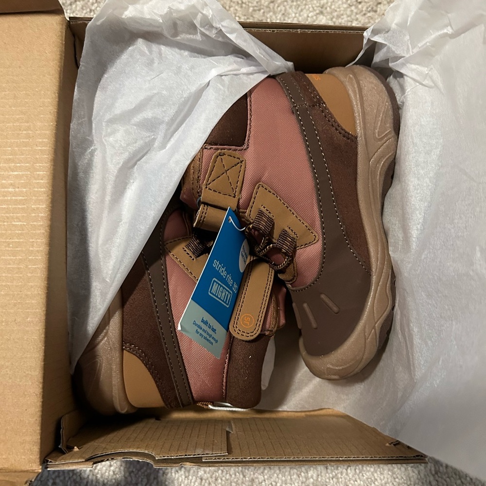 NWT stride rite Nebraska boot